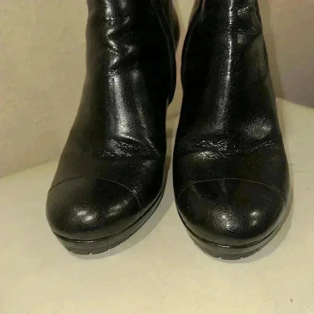 Prada ankle boots size 37. Size 6.5 - Picture 2 of 9
